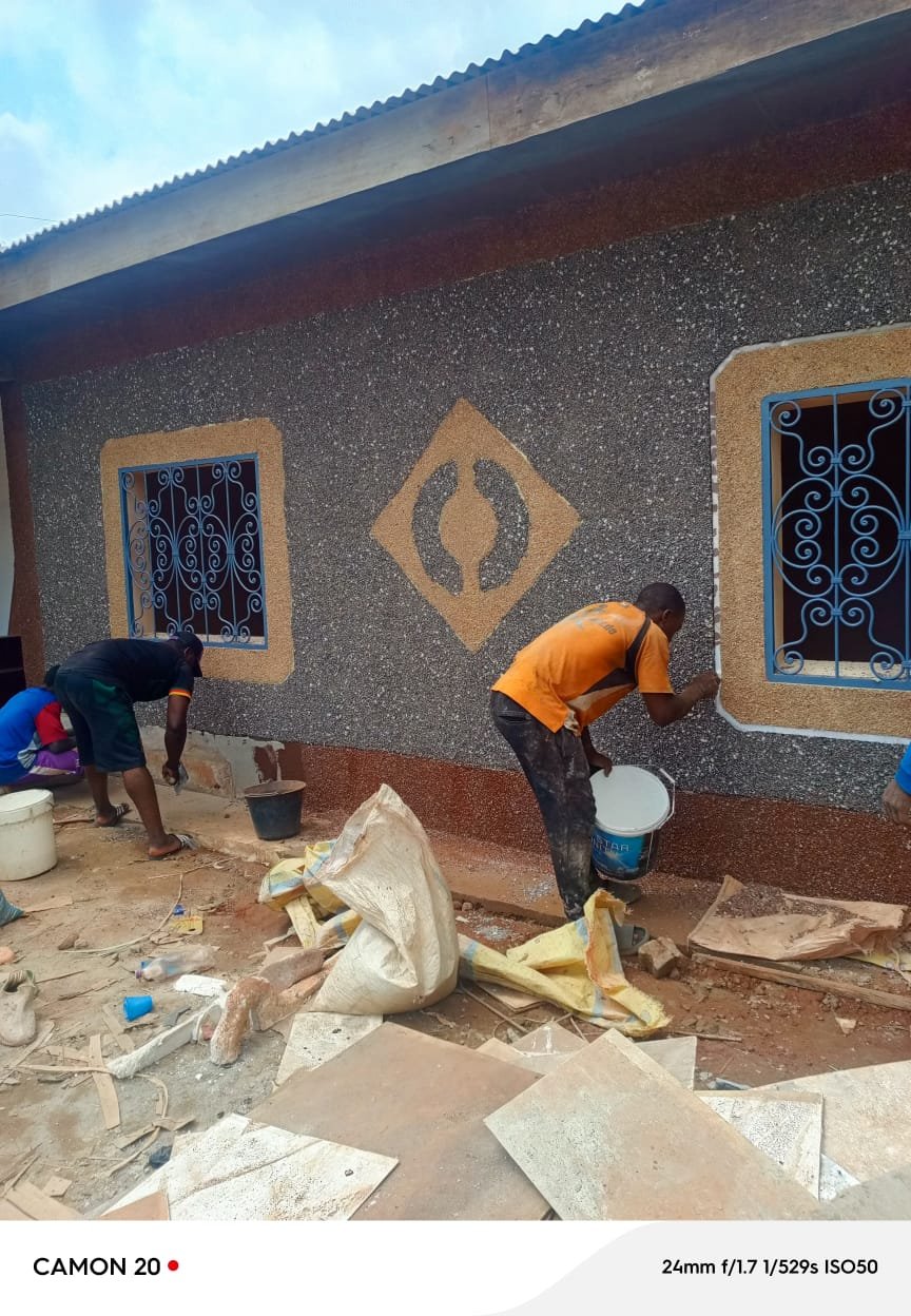 Avantages du revêtement mural en granulés au Cameroun